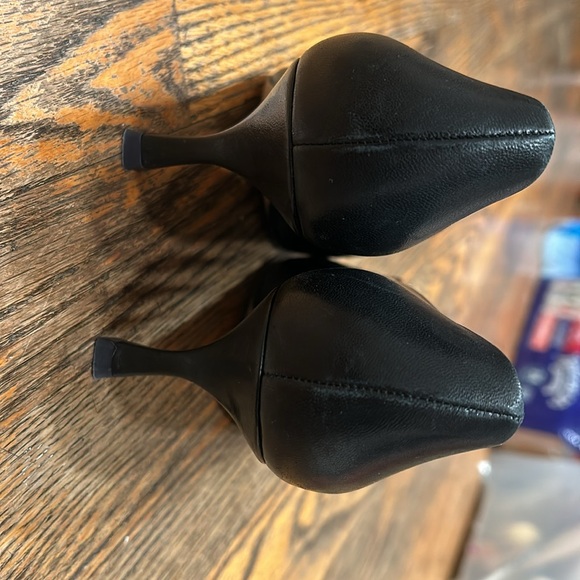 Stuart Weitzman black leather heels - Picture 6 of 9